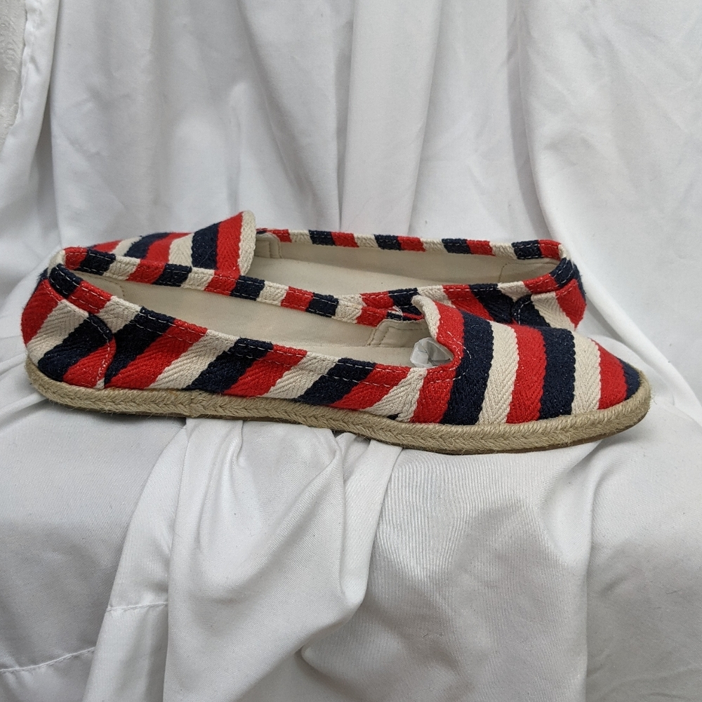☀️AEO espadrilles 9 red white blue flats - Picture 4 of 16